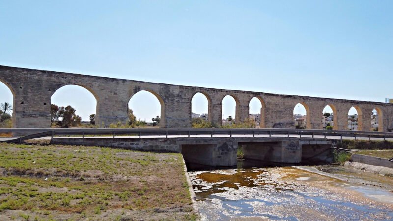 Kamares