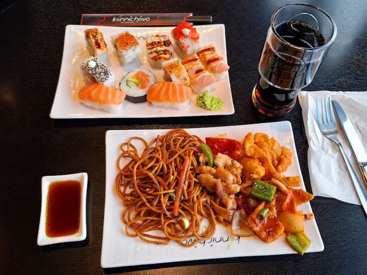 Lounaalla Konnichiwassa