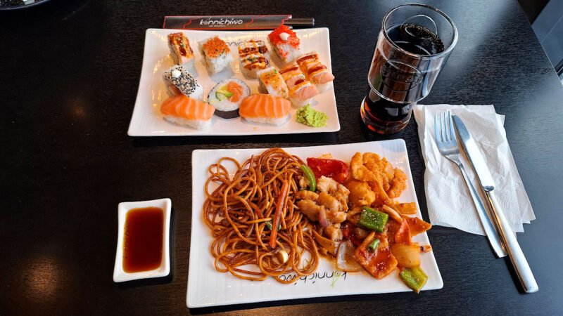 Lounaalla Konnichiwassa