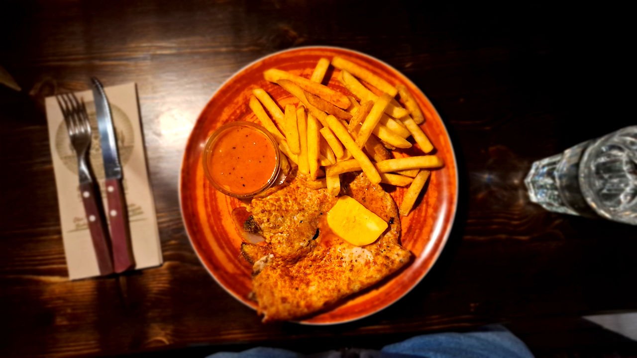 Lounaalla nuorison suosikkipaikassa