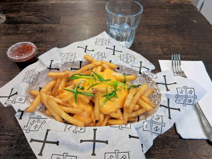 Sunnuntailounaalla Bonelessissa