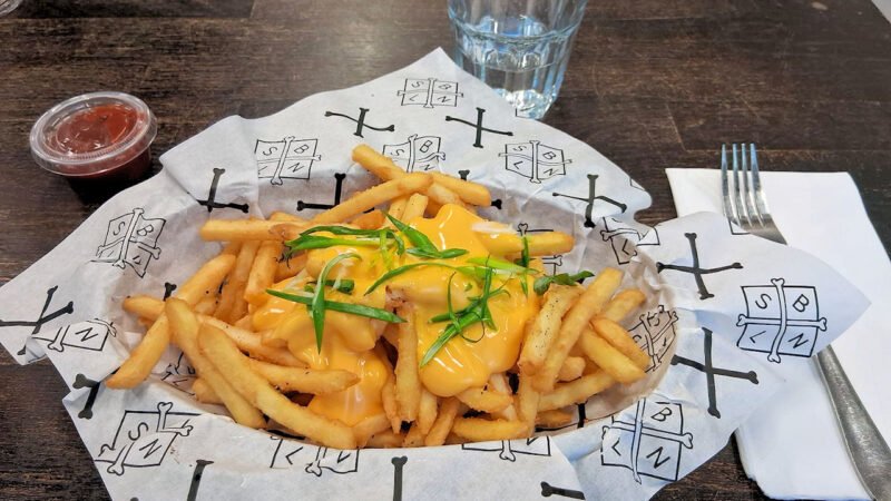 Sunnuntailounaalla Bonelessissa