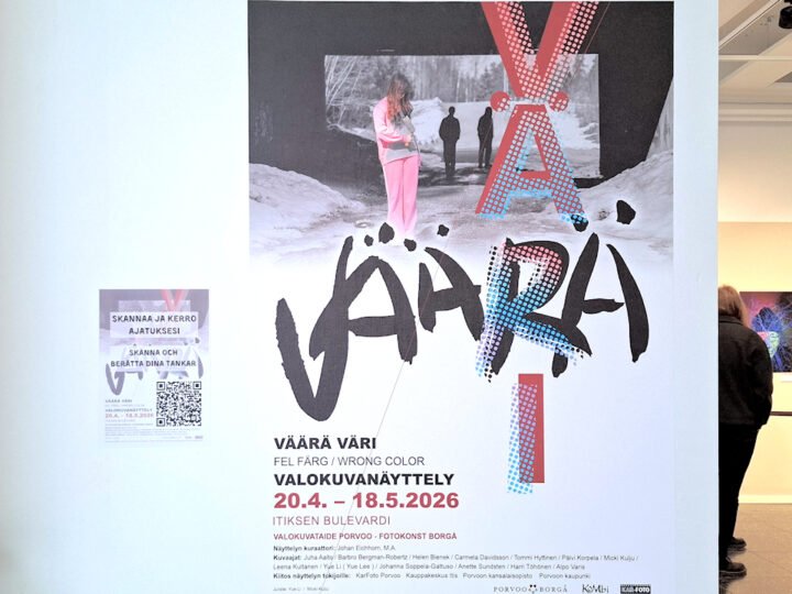 Väärä väri valokuvanäyttely