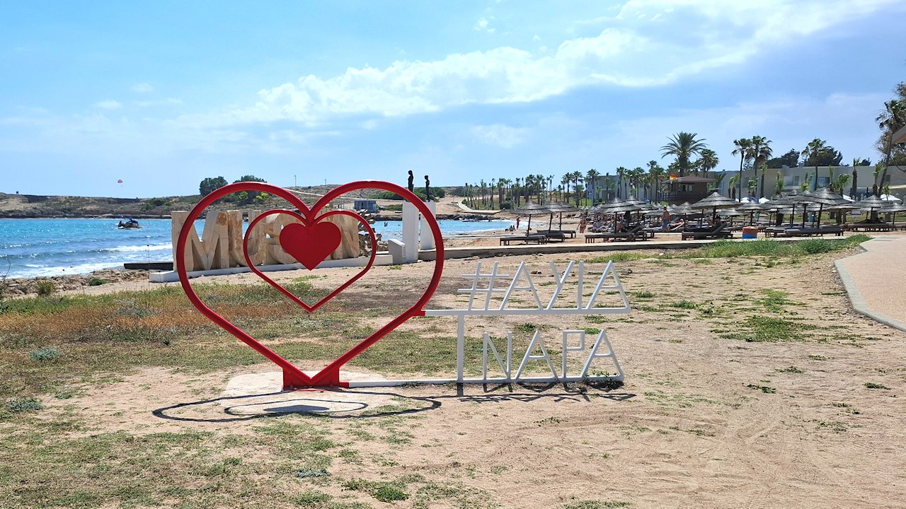 Agia Napan logo Perneran rannalla