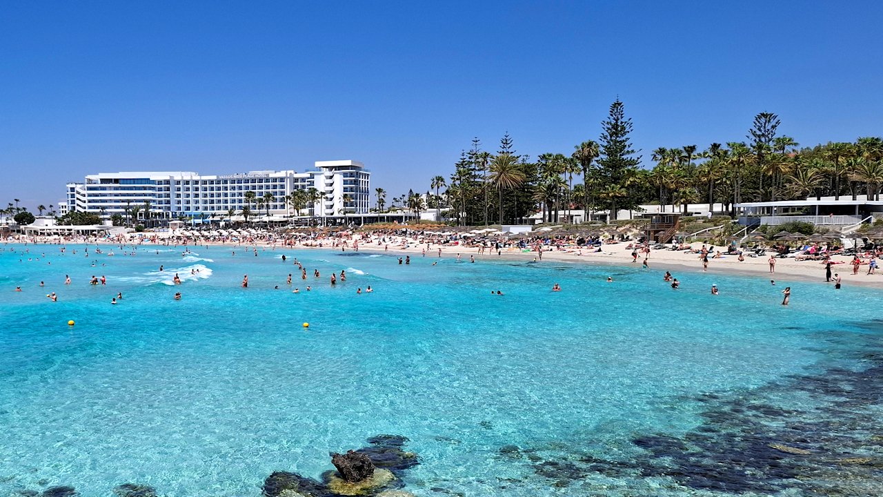 Agia Napan tunnetuin ranta