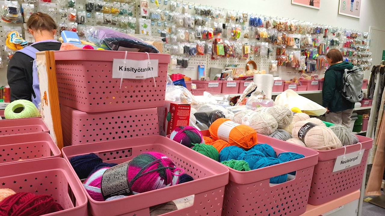 Kierrätyskeskuksen myymälä on tunnettu käsityötarvikekauppa