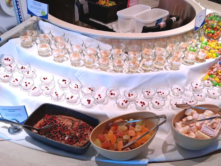 M/S Finlandialla lounasristeilyllä